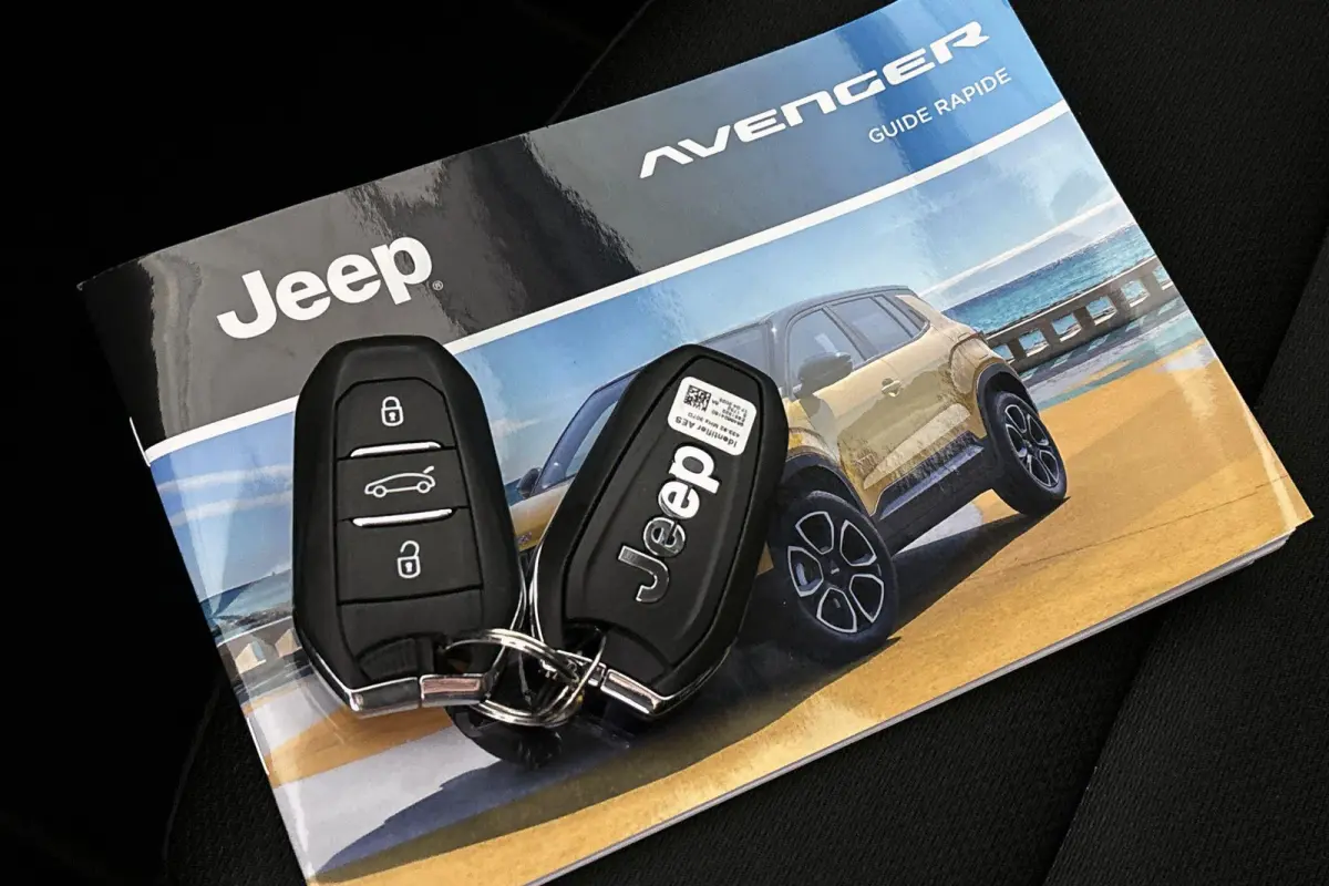 1.2 e-Hybrid Summit Adaptive Cruise Keyless JBL Full-LED