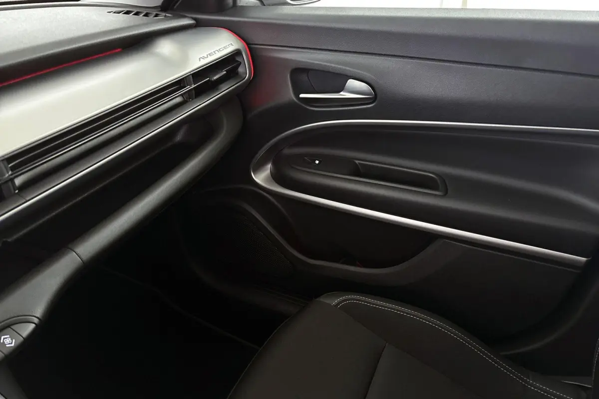 1.2 e-Hybrid Summit Adaptive Cruise Keyless JBL Full-LED