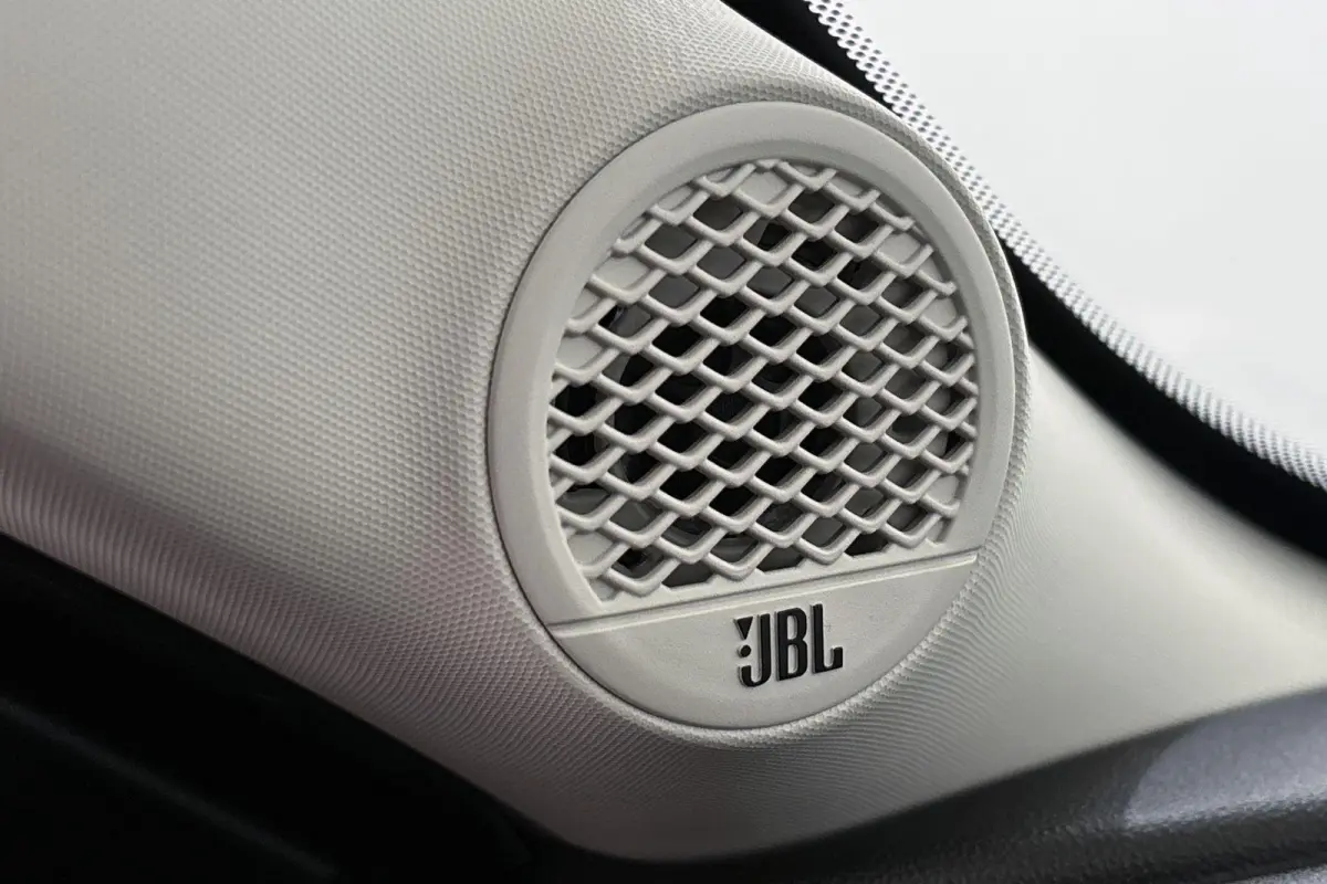 1.2 e-Hybrid Summit Adaptive Cruise Keyless JBL Full-LED