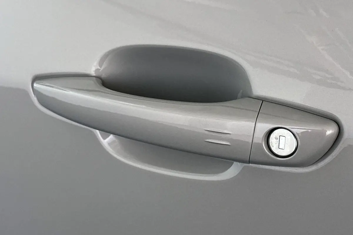 1.2 e-Hybrid Summit Adaptive Cruise Keyless JBL Full-LED