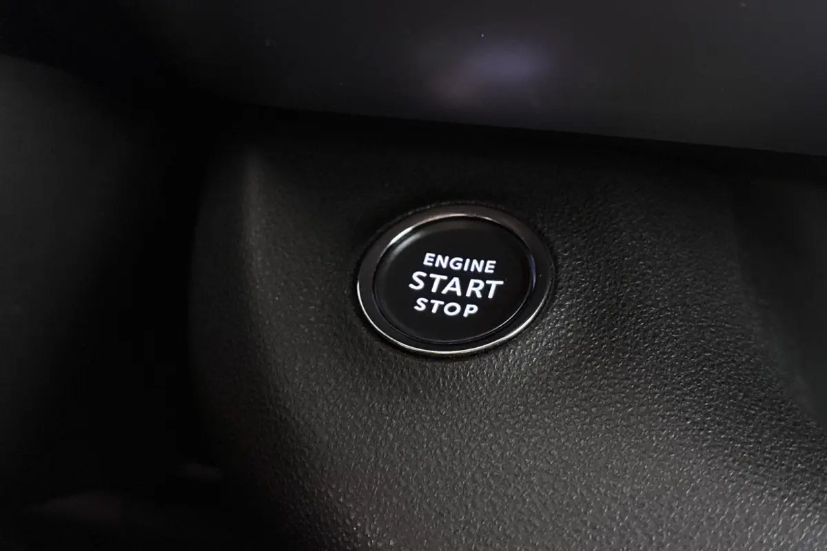 1.2 e-Hybrid Summit Adaptive Cruise Keyless JBL Full-LED