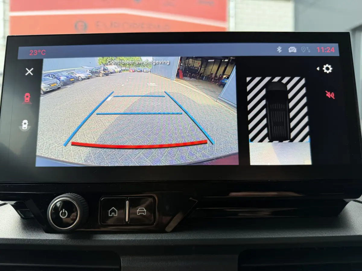 100pk L2 1000kg (Laadruimte betimmering - Camera - Airco - Navigatie - Parkeersensoren V+A - Digitale spiegel - Moduwork - Apple Carplay)