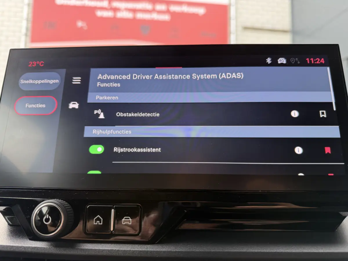 100pk L2 1000kg (Laadruimte betimmering - Camera - Airco - Navigatie - Parkeersensoren V+A - Digitale spiegel - Moduwork - Apple Carplay)