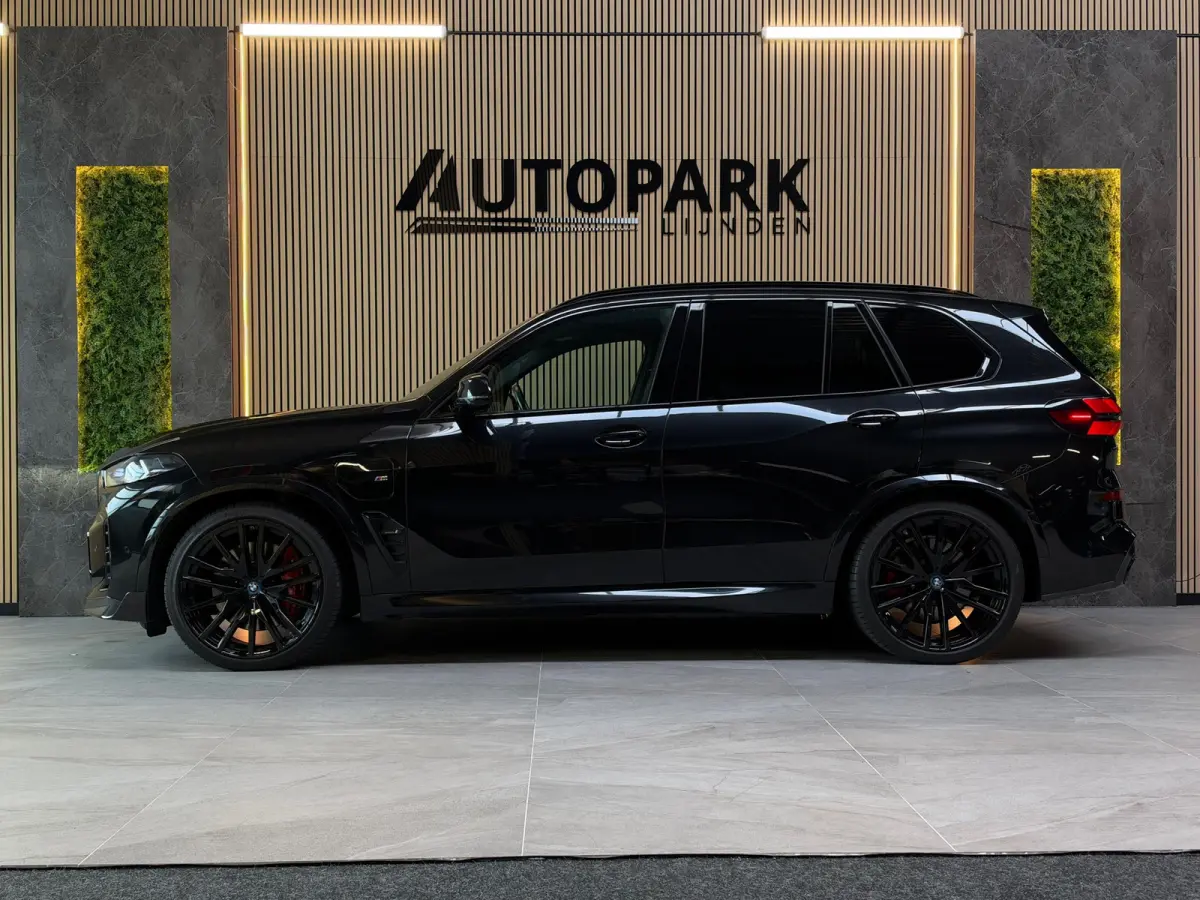 XDrive50e M-SPORT|PANO|H&K|SOFTCLOSE|HuD|360 CAMERA|MEMORY|KEYLESS|TREKHAAK|22INCH|489PK|BOMVOL!