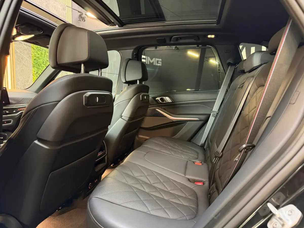 XDrive50e M-SPORT|PANO|H&K|SOFTCLOSE|HuD|360 CAMERA|MEMORY|KEYLESS|TREKHAAK|22INCH|489PK|BOMVOL!