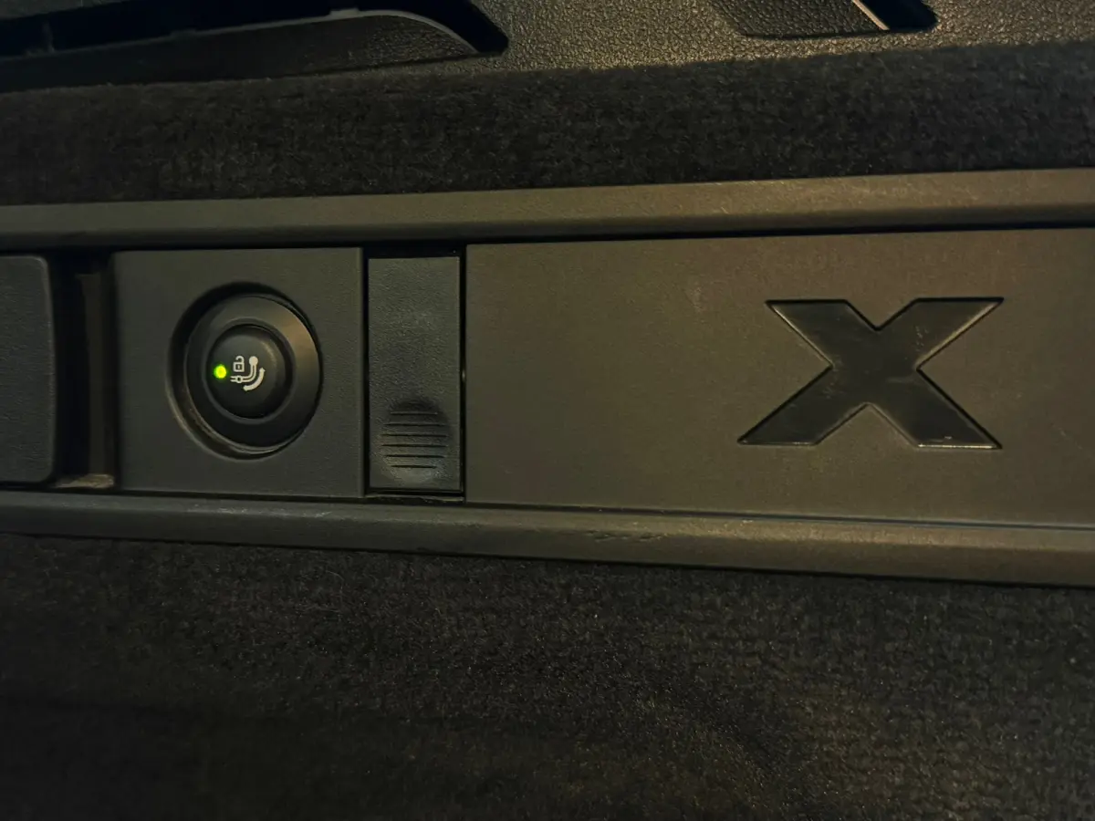 XDrive50e M-SPORT|PANO|H&K|SOFTCLOSE|HuD|360 CAMERA|MEMORY|KEYLESS|TREKHAAK|22INCH|489PK|BOMVOL!
