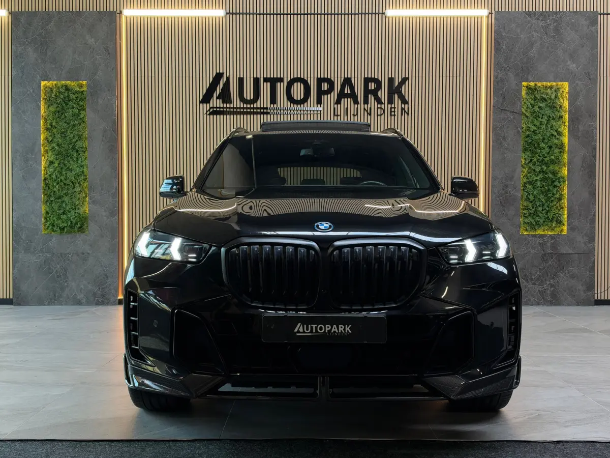 XDrive50e M-SPORT|PANO|H&K|SOFTCLOSE|HuD|360 CAMERA|MEMORY|KEYLESS|TREKHAAK|22INCH|489PK|BOMVOL!