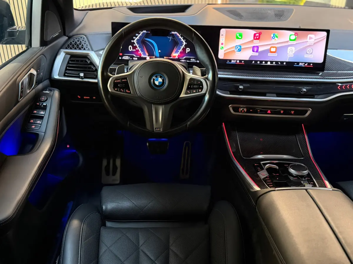 XDrive50e M-SPORT|PANO|H&K|SOFTCLOSE|HuD|360 CAMERA|MEMORY|KEYLESS|TREKHAAK|22INCH|489PK|BOMVOL!
