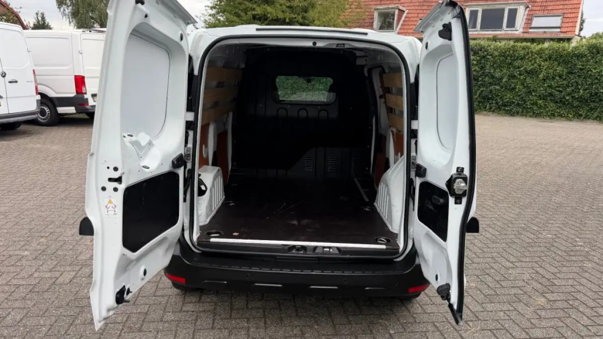 1.5 DCI 55KW 75PK EURO 6 NAVIGATIE/ AIRCO/ CRUISE CONTROL/ PARKEERSENSOREN/ 100% DEALERONDERHOUDEN