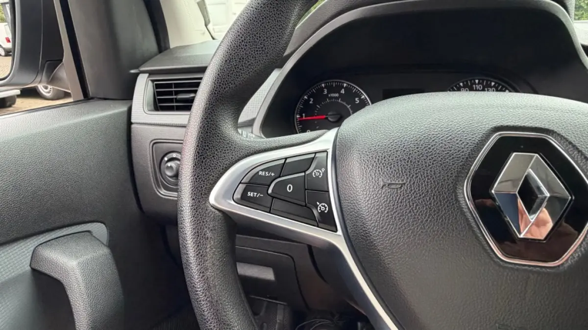 1.5 DCI 55KW 75PK EURO 6 NAVIGATIE/ AIRCO/ CRUISE CONTROL/ PARKEERSENSOREN/ 100% DEALERONDERHOUDEN