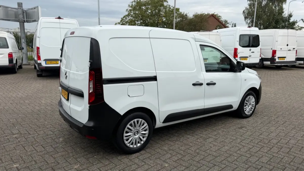1.5 DCI 55KW 75PK EURO 6 NAVIGATIE/ AIRCO/ CRUISE CONTROL/ PARKEERSENSOREN/ 100% DEALERONDERHOUDEN
