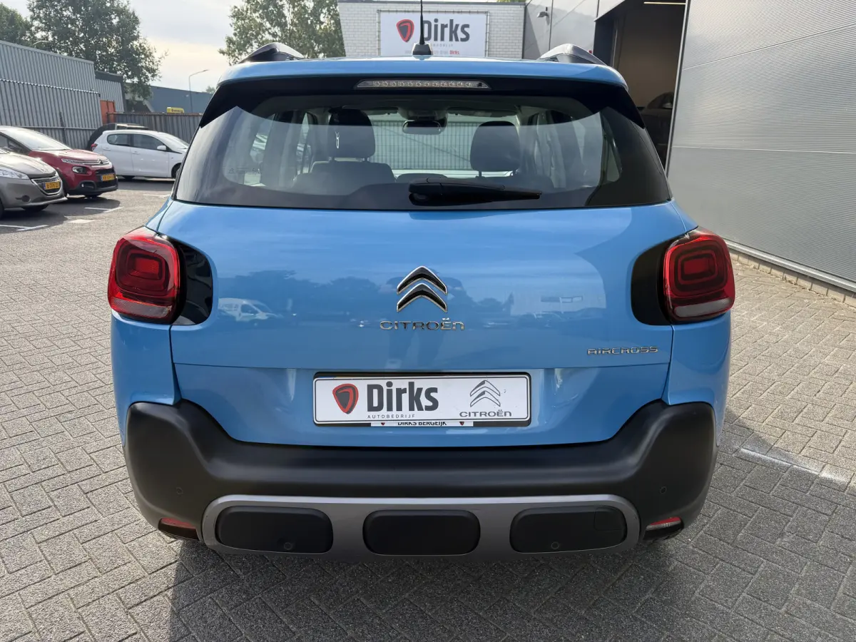 110pk Feel (Automatische Airco - Navigatie - Parkeersensoren - Apple Carplay - 16" Lichtmetalen velgen)