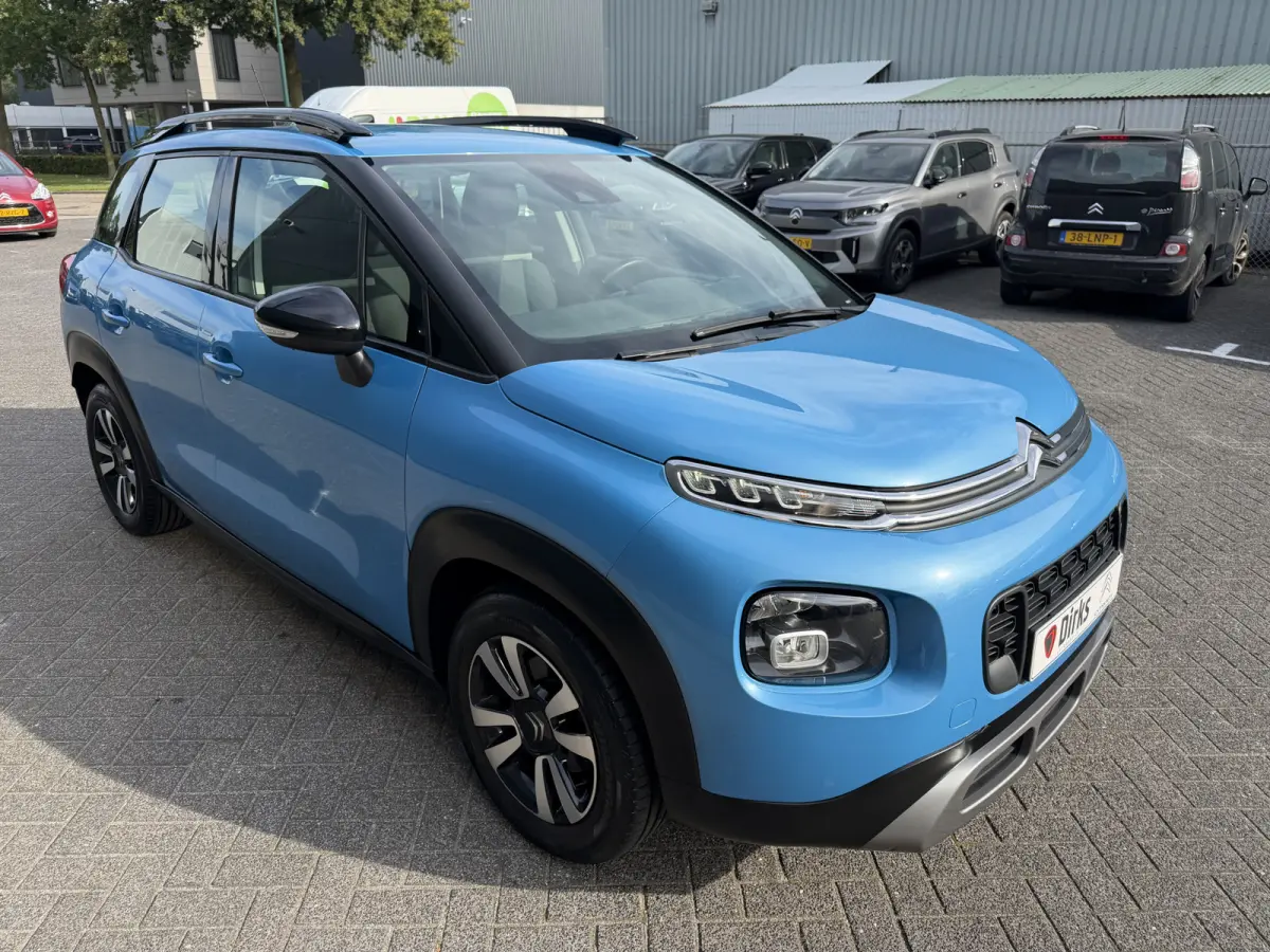 110pk Feel (Automatische Airco - Navigatie - Parkeersensoren - Apple Carplay - 16" Lichtmetalen velgen)