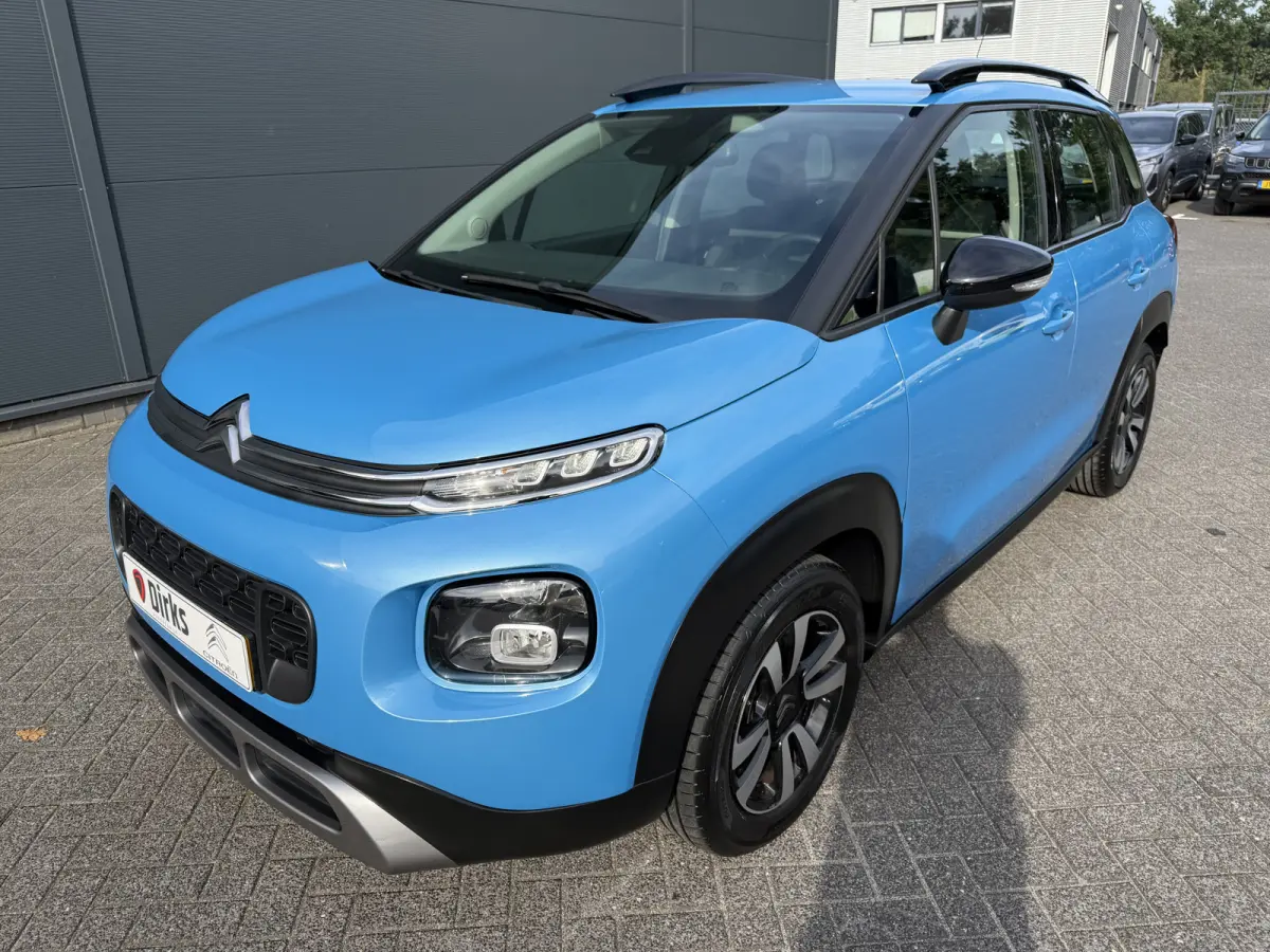 110pk Feel (Automatische Airco - Navigatie - Parkeersensoren - Apple Carplay - 16" Lichtmetalen velgen)