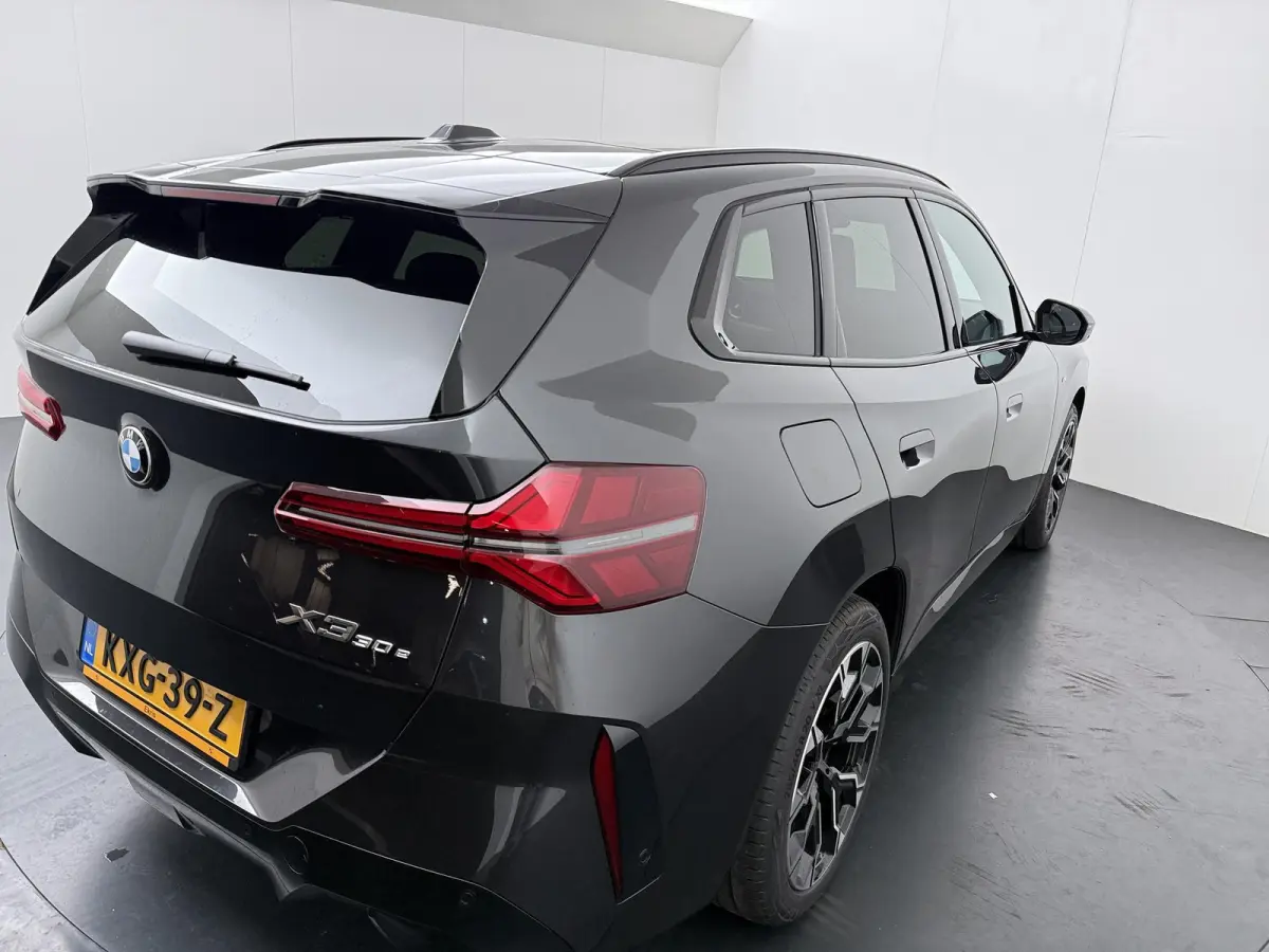 30e xDrive | M Sport Pro | Premium Pack |