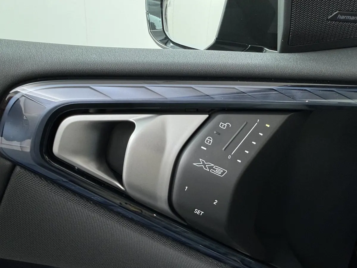 30e xDrive | M Sport Pro | Premium Pack |