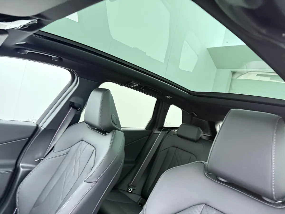 30e xDrive | M Sport Pro | Premium Pack |
