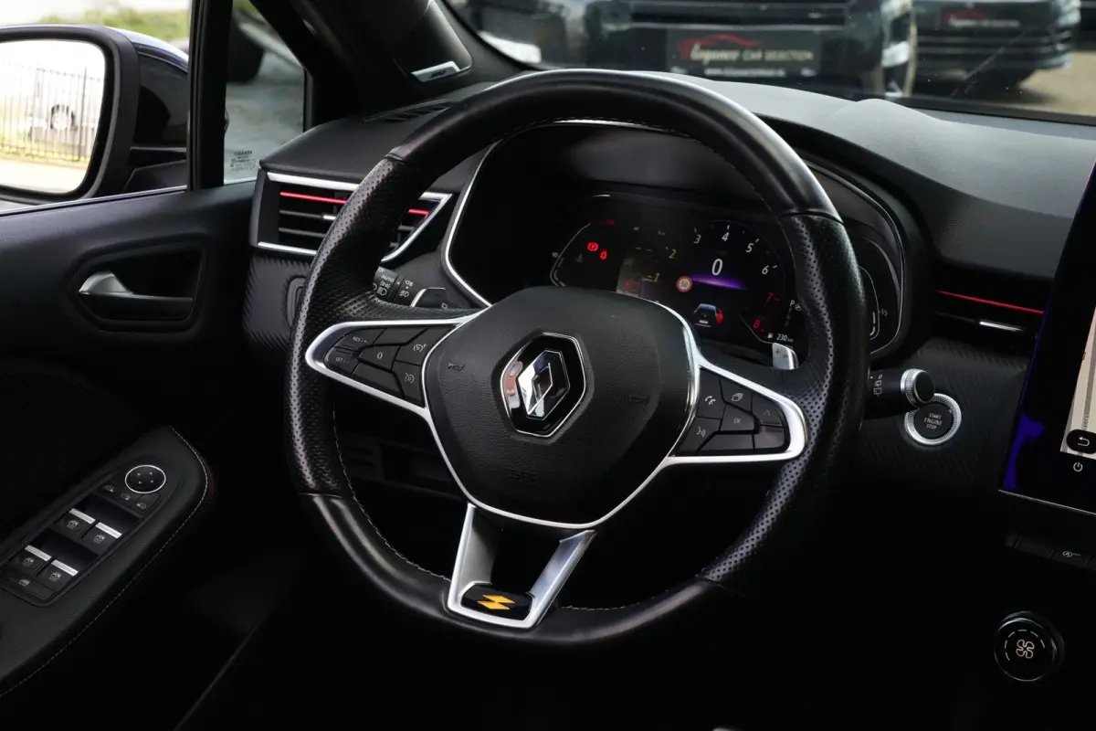1.3 TCe R.S. Line | 131PK | Navigatie | Keyless entry/start | LED koplampen | Renault Clio 1.3 TCe R.S. Line 131 PK met 1.3-liter viercilinder benzinemotor, automatische 7-versnellingsbak, n