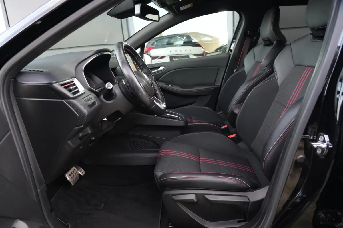 1.3 TCe R.S. Line | 131PK | Navigatie | Keyless entry/start | LED koplampen | Renault Clio 1.3 TCe R.S. Line 131 PK met 1.3-liter viercilinder benzinemotor, automatische 7-versnellingsbak, n