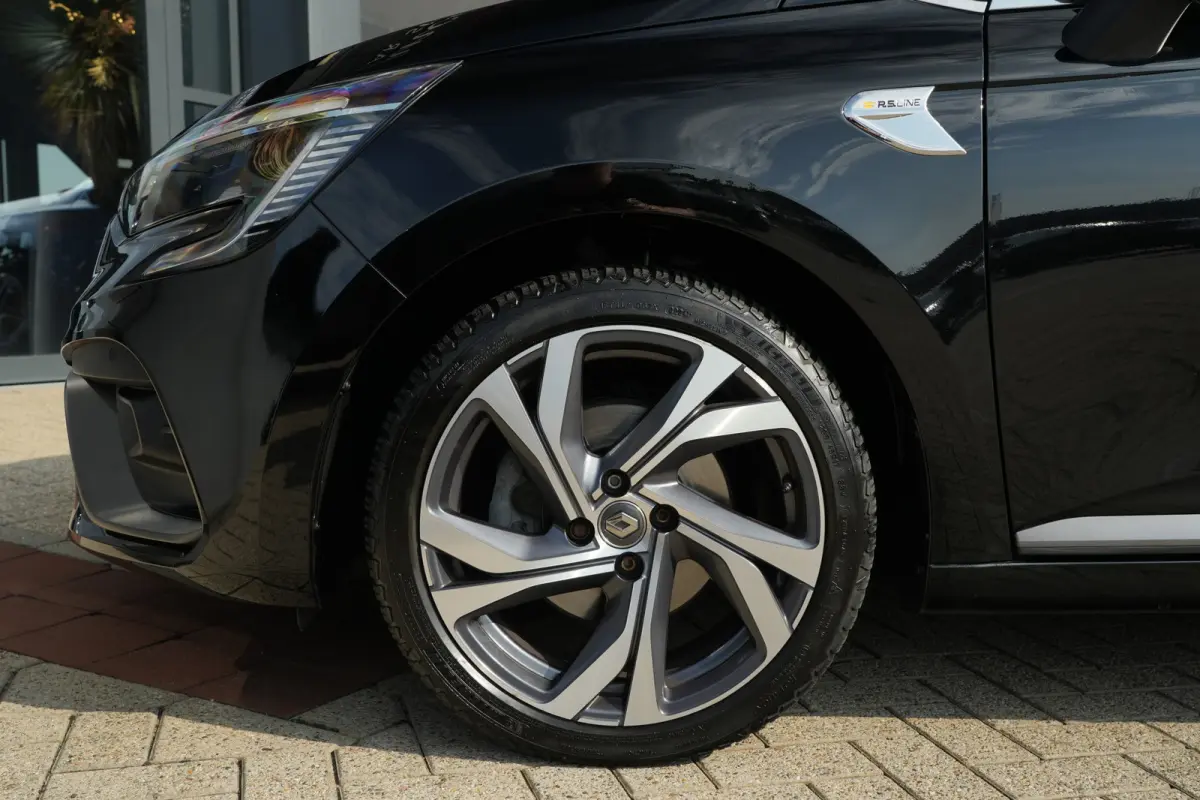 1.3 TCe R.S. Line | 131PK | Navigatie | Keyless entry/start | LED koplampen | Renault Clio 1.3 TCe R.S. Line 131 PK met 1.3-liter viercilinder benzinemotor, automatische 7-versnellingsbak, n