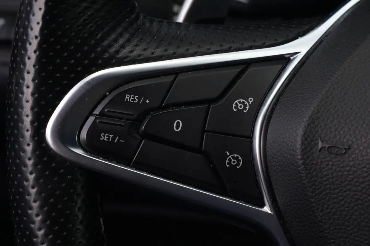 1.3 TCe R.S. Line | 131PK | Navigatie | Keyless entry/start | LED koplampen | Renault Clio 1.3 TCe R.S. Line 131 PK met 1.3-liter viercilinder benzinemotor, automatische 7-versnellingsbak, n