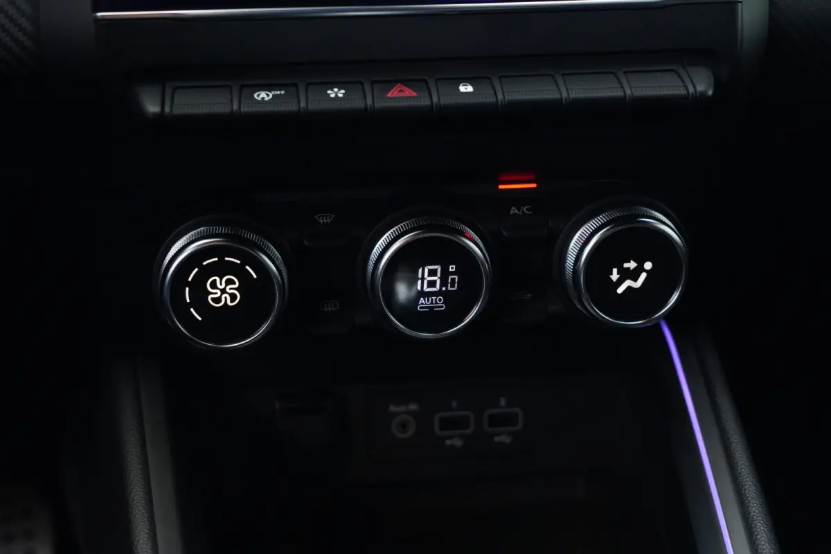 1.3 TCe R.S. Line | 131PK | Navigatie | Keyless entry/start | LED koplampen | Renault Clio 1.3 TCe R.S. Line 131 PK met 1.3-liter viercilinder benzinemotor, automatische 7-versnellingsbak, n