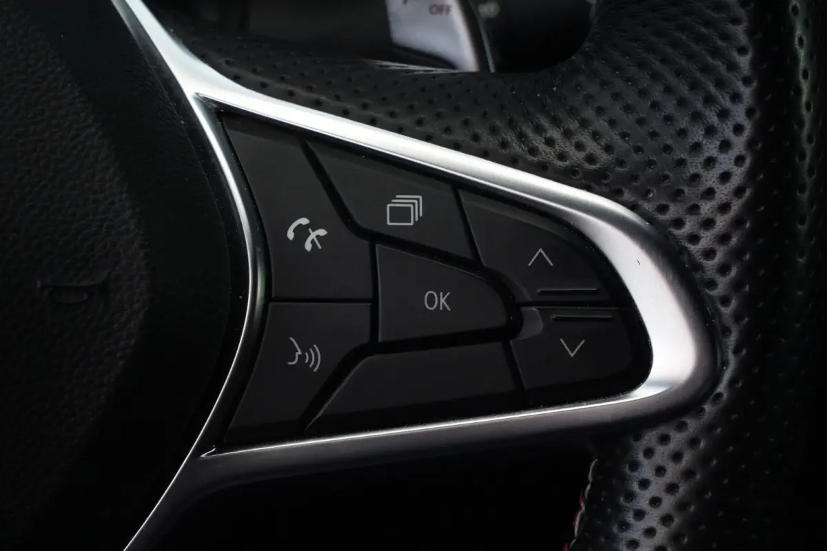 1.3 TCe R.S. Line | 131PK | Navigatie | Keyless entry/start | LED koplampen | Renault Clio 1.3 TCe R.S. Line 131 PK met 1.3-liter viercilinder benzinemotor, automatische 7-versnellingsbak, n