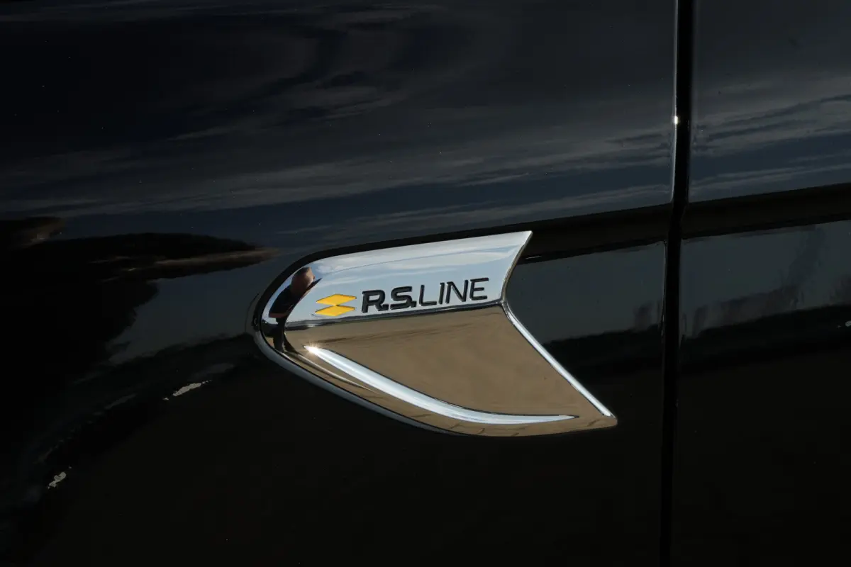 1.3 TCe R.S. Line | 131PK | Navigatie | Keyless entry/start | LED koplampen | Renault Clio 1.3 TCe R.S. Line 131 PK met 1.3-liter viercilinder benzinemotor, automatische 7-versnellingsbak, n