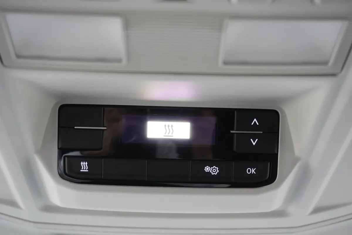 140pk Automaat L3H2 Navigatie LED ACC Cruise control Standkachel Stoelverwarming Camera Parkeersensoren Trekhaak