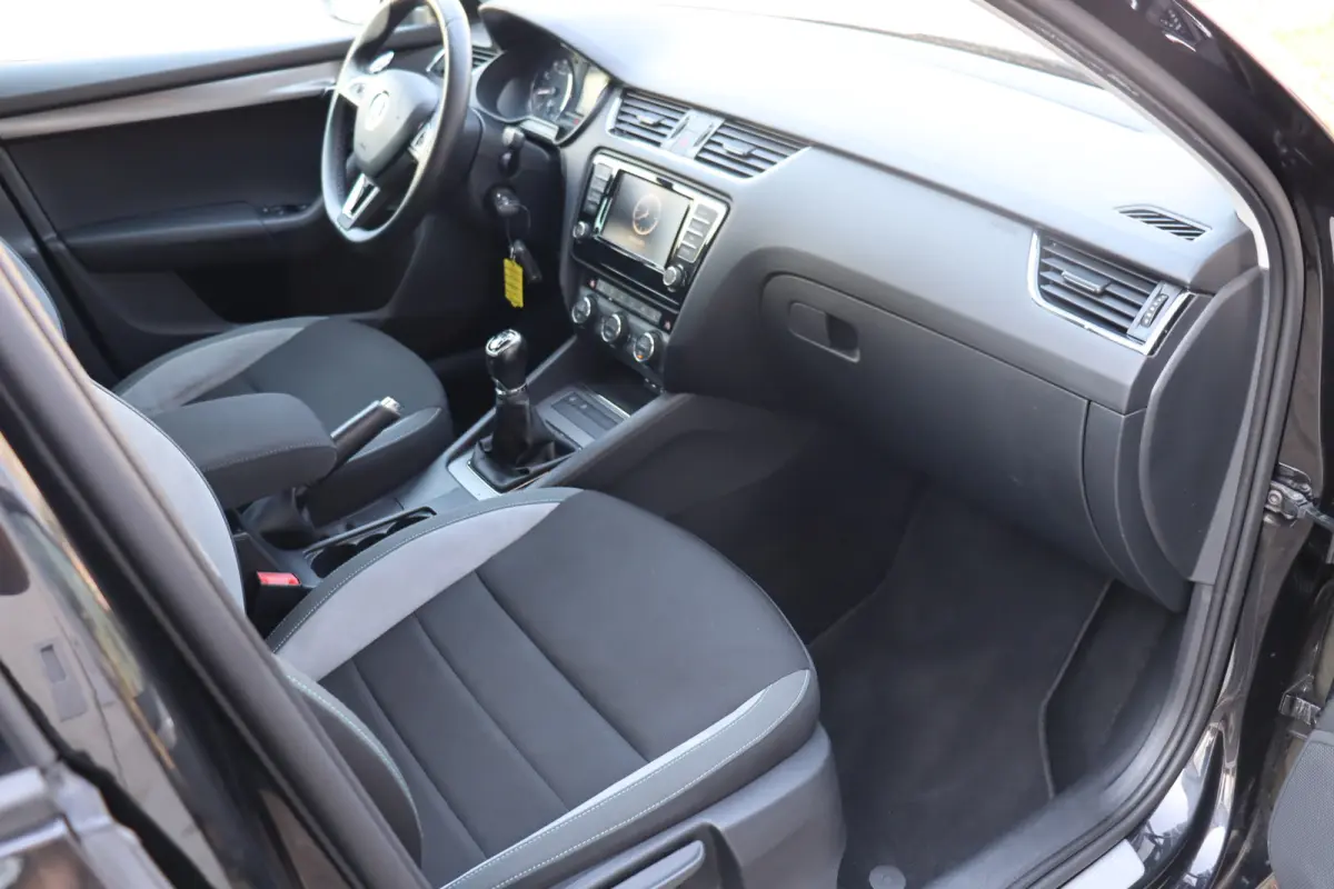 1.4 TSI Greentech Edition Businessline, Climate, Cruise, PDC A, Stoelverwarming, Prijs Is Rijklaar Inclusief 6 Maanden Garantie