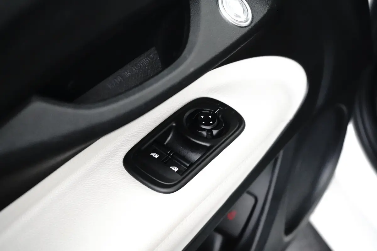 La Prima By Bocceli 42 kWh Navigatie | Parkeersensoren Achter | Lederen Bekleding | Climate | Cruise | LED | 17" Lichtmetaal | Airco (automatisch) | Apple Carplay/Android Auto|telefoonintegr