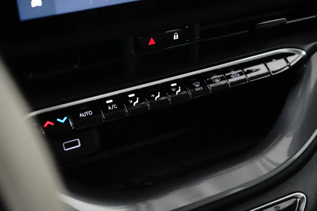 La Prima By Bocceli 42 kWh Navigatie | Parkeersensoren Achter | Lederen Bekleding | Climate | Cruise | LED | 17" Lichtmetaal | Airco (automatisch) | Apple Carplay/Android Auto|telefoonintegr