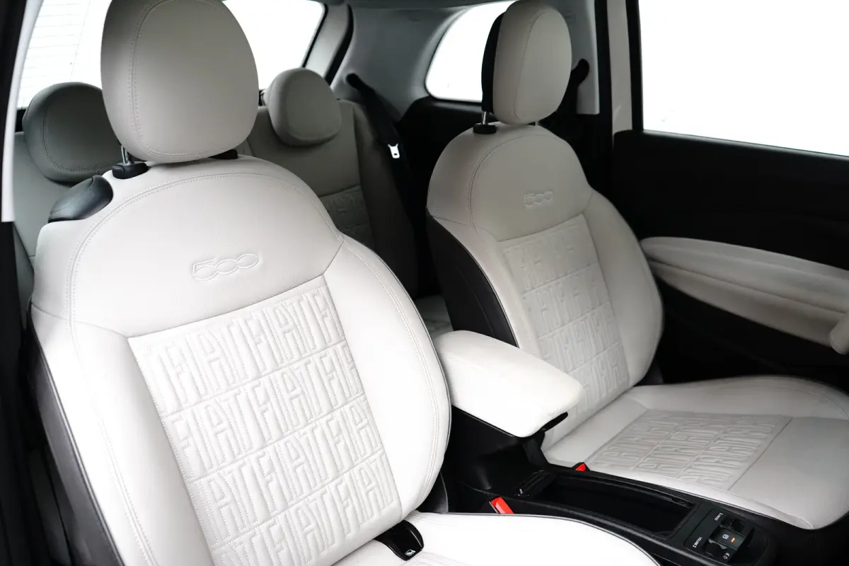 La Prima By Bocceli 42 kWh Navigatie | Parkeersensoren Achter | Lederen Bekleding | Climate | Cruise | LED | 17" Lichtmetaal | Airco (automatisch) | Apple Carplay/Android Auto|telefoonintegr