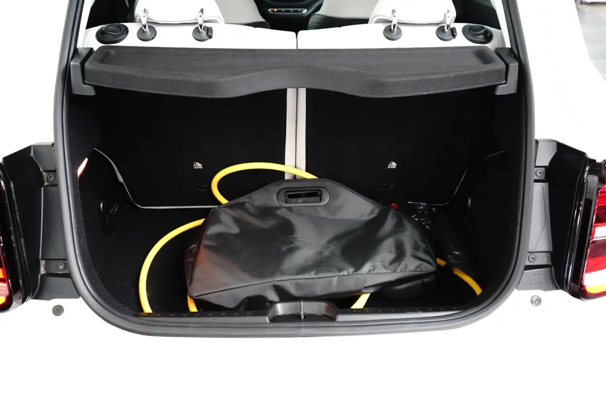 La Prima By Bocceli 42 kWh Navigatie | Parkeersensoren Achter | Lederen Bekleding | Climate | Cruise | LED | 17" Lichtmetaal | Airco (automatisch) | Apple Carplay/Android Auto|telefoonintegr