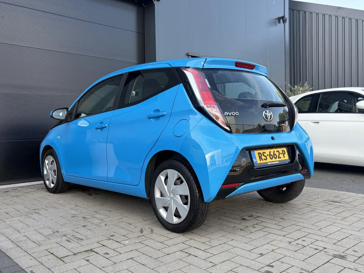 1.0 VVT-i x-play | Automaat | Airco | Apple Carplay | Achteruitrijcamera | Onderhouden | NAP | Mooie auto!!!