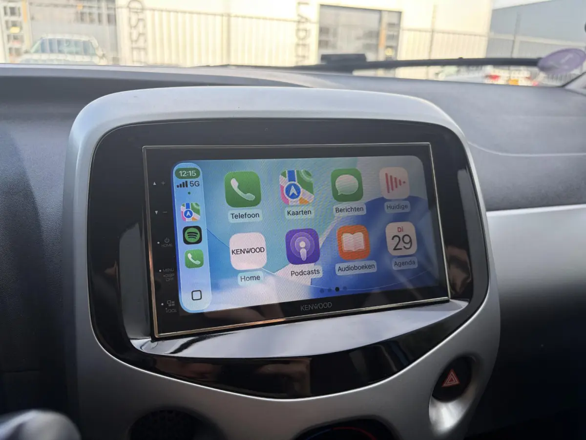 1.0 VVT-i x-play | Automaat | Airco | Apple Carplay | Achteruitrijcamera | Onderhouden | NAP | Mooie auto!!!