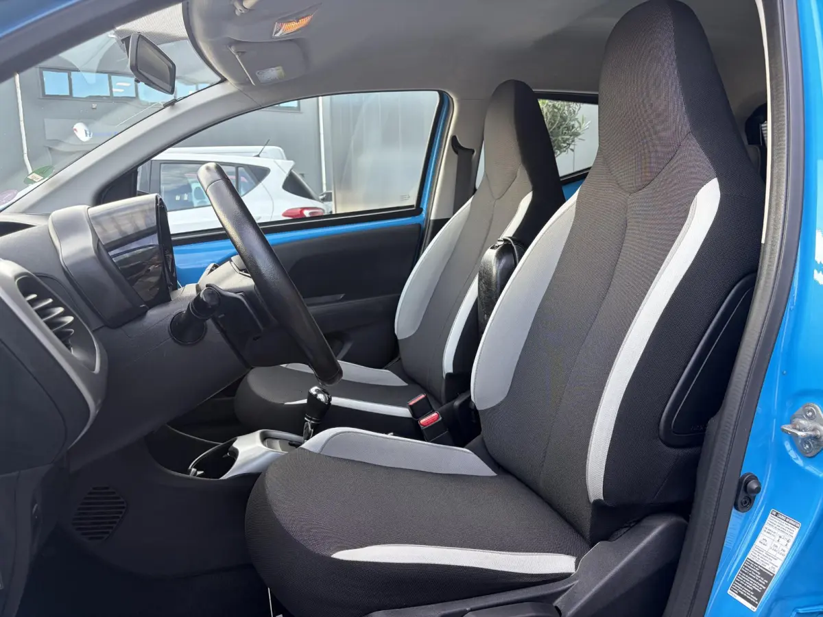 1.0 VVT-i x-play | Automaat | Airco | Apple Carplay | Achteruitrijcamera | Onderhouden | NAP | Mooie auto!!!