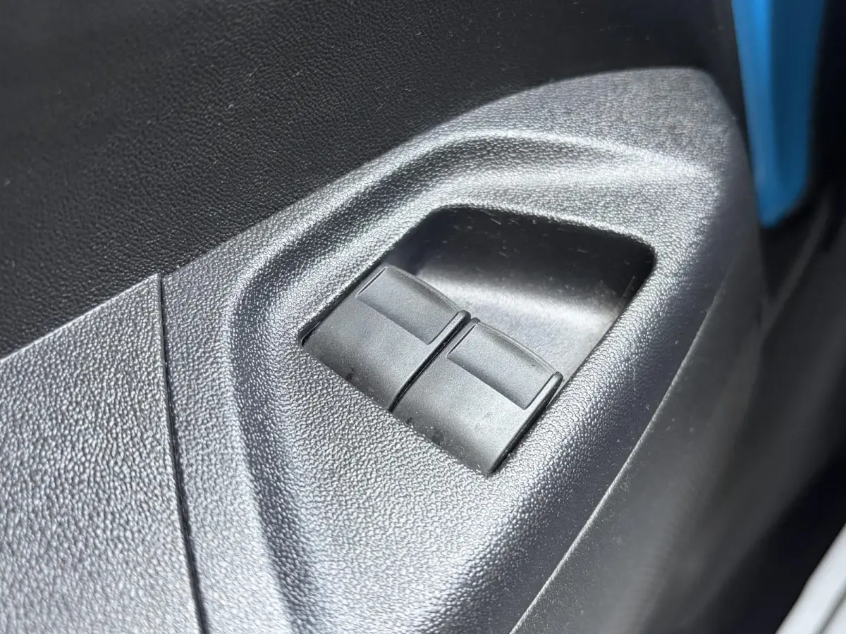 1.0 VVT-i x-play | Automaat | Airco | Apple Carplay | Achteruitrijcamera | Onderhouden | NAP | Mooie auto!!!
