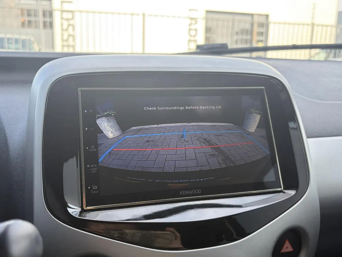 1.0 VVT-i x-play | Automaat | Airco | Apple Carplay | Achteruitrijcamera | Onderhouden | NAP | Mooie auto!!!
