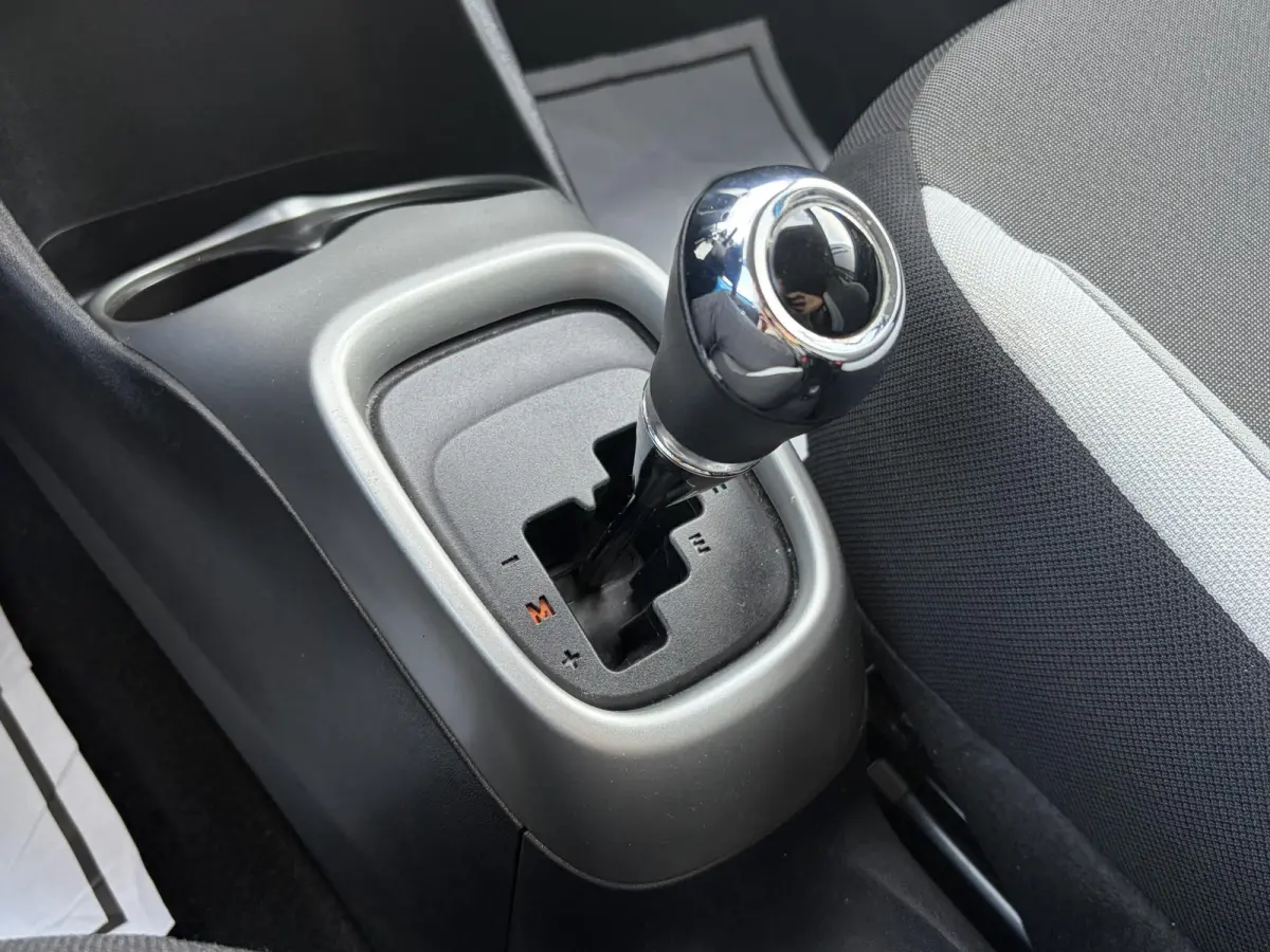 1.0 VVT-i x-play | Automaat | Airco | Apple Carplay | Achteruitrijcamera | Onderhouden | NAP | Mooie auto!!!