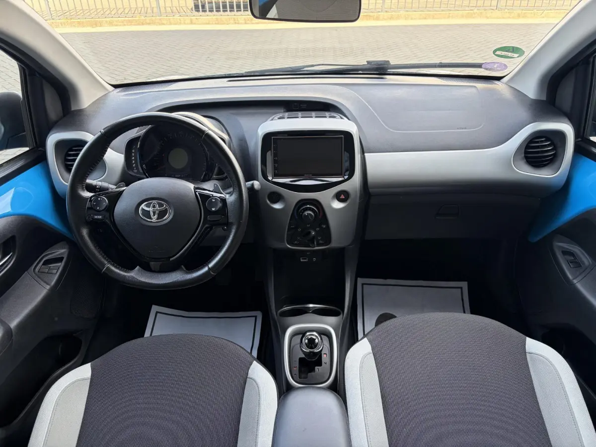 1.0 VVT-i x-play | Automaat | Airco | Apple Carplay | Achteruitrijcamera | Onderhouden | NAP | Mooie auto!!!