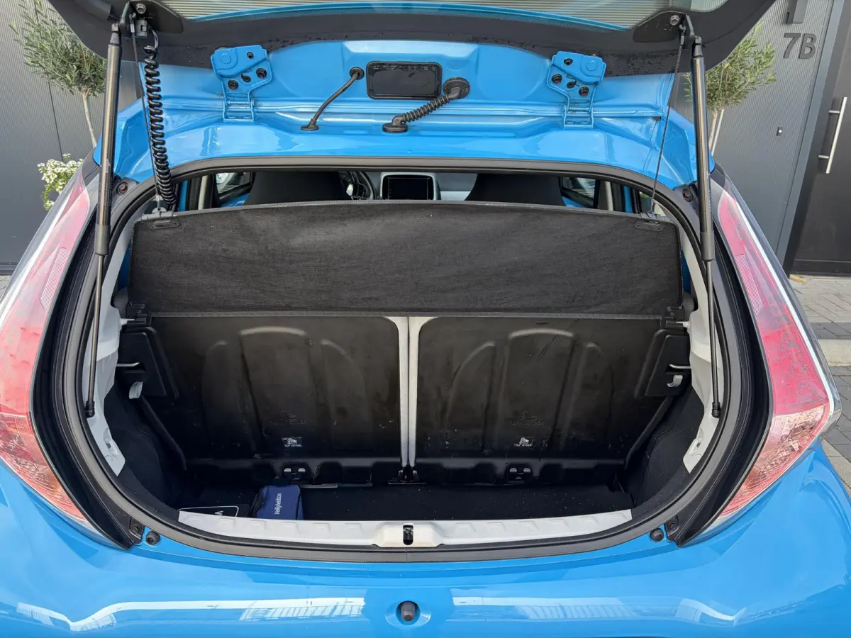 1.0 VVT-i x-play | Automaat | Airco | Apple Carplay | Achteruitrijcamera | Onderhouden | NAP | Mooie auto!!!