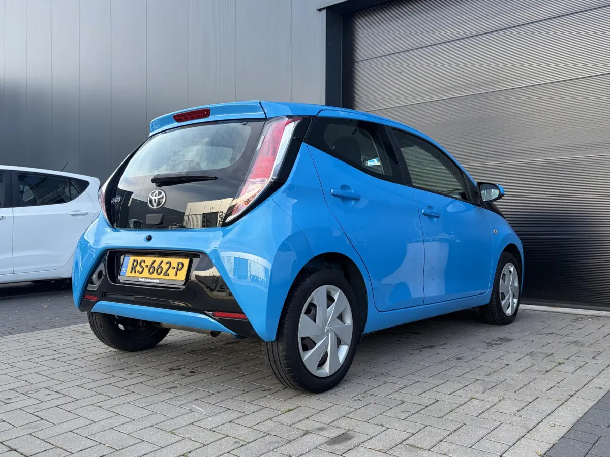 1.0 VVT-i x-play | Automaat | Airco | Apple Carplay | Achteruitrijcamera | Onderhouden | NAP | Mooie auto!!!