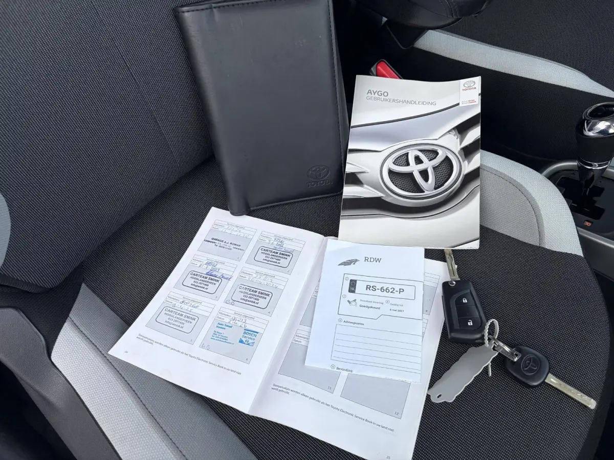 1.0 VVT-i x-play | Automaat | Airco | Apple Carplay | Achteruitrijcamera | Onderhouden | NAP | Mooie auto!!!