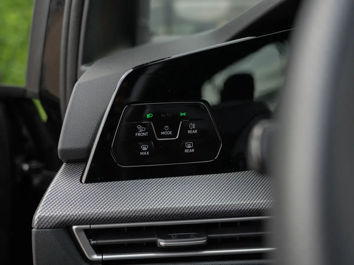 1.5 TSI R-Line Edition | Pano | Camera | Drive Assist | BTW