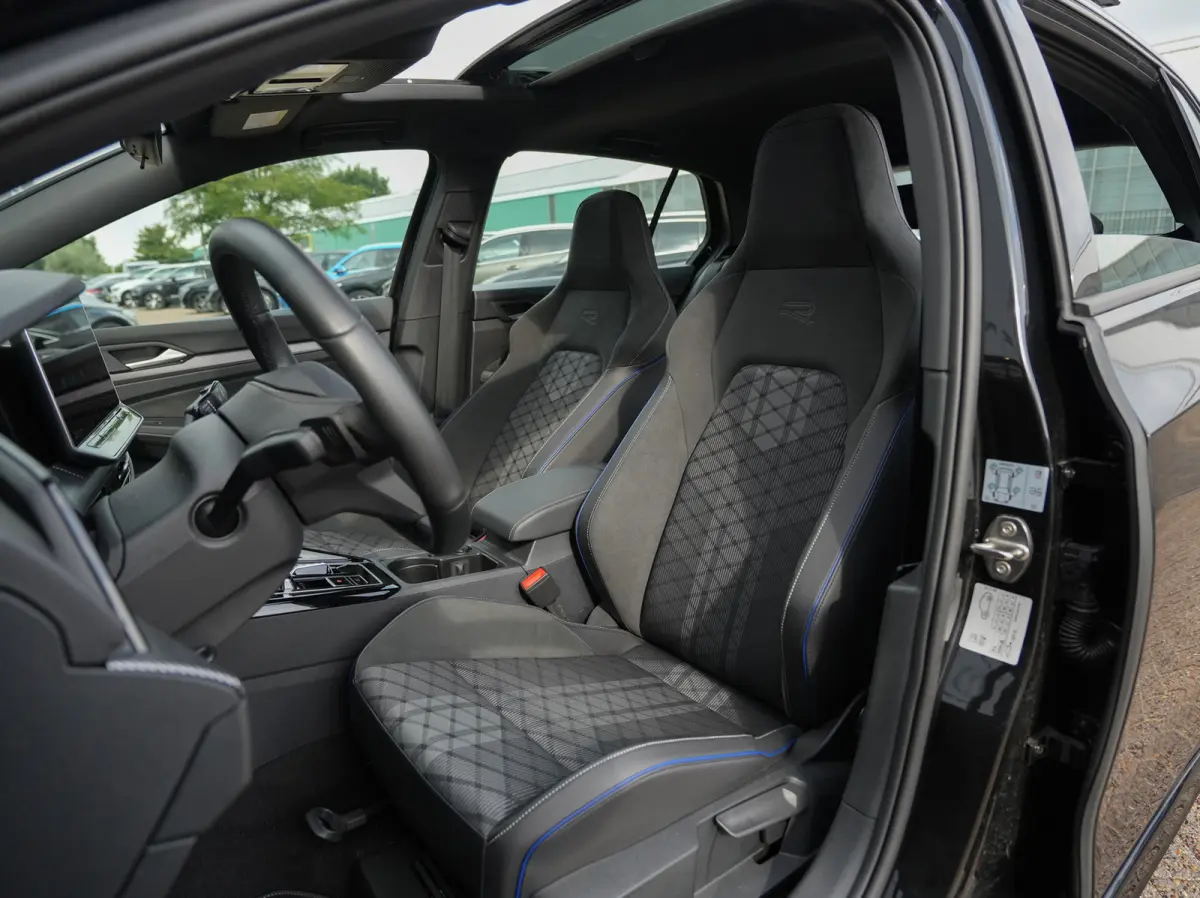 1.5 TSI R-Line Edition | Pano | Camera | Drive Assist | BTW