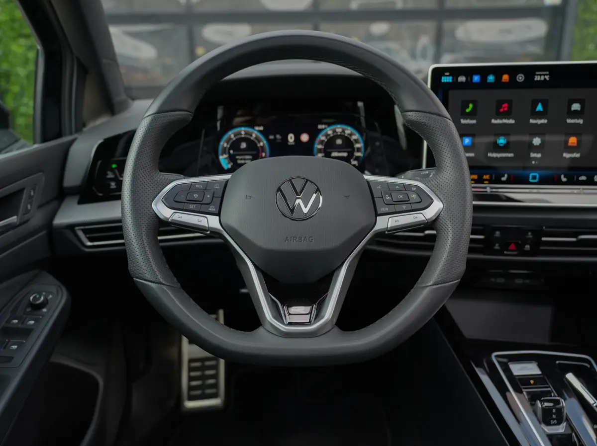 1.5 TSI R-Line Edition | Pano | Camera | Drive Assist | BTW