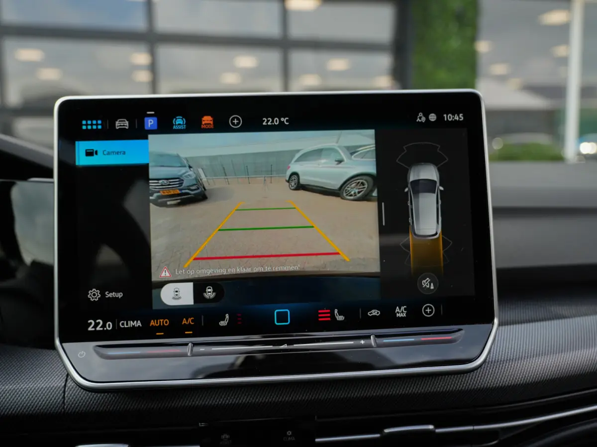 1.5 TSI R-Line Edition | Pano | Camera | Drive Assist | BTW