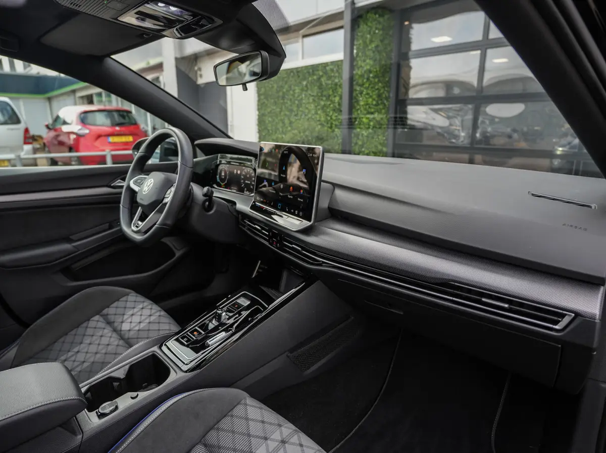 1.5 TSI R-Line Edition | Pano | Camera | Drive Assist | BTW