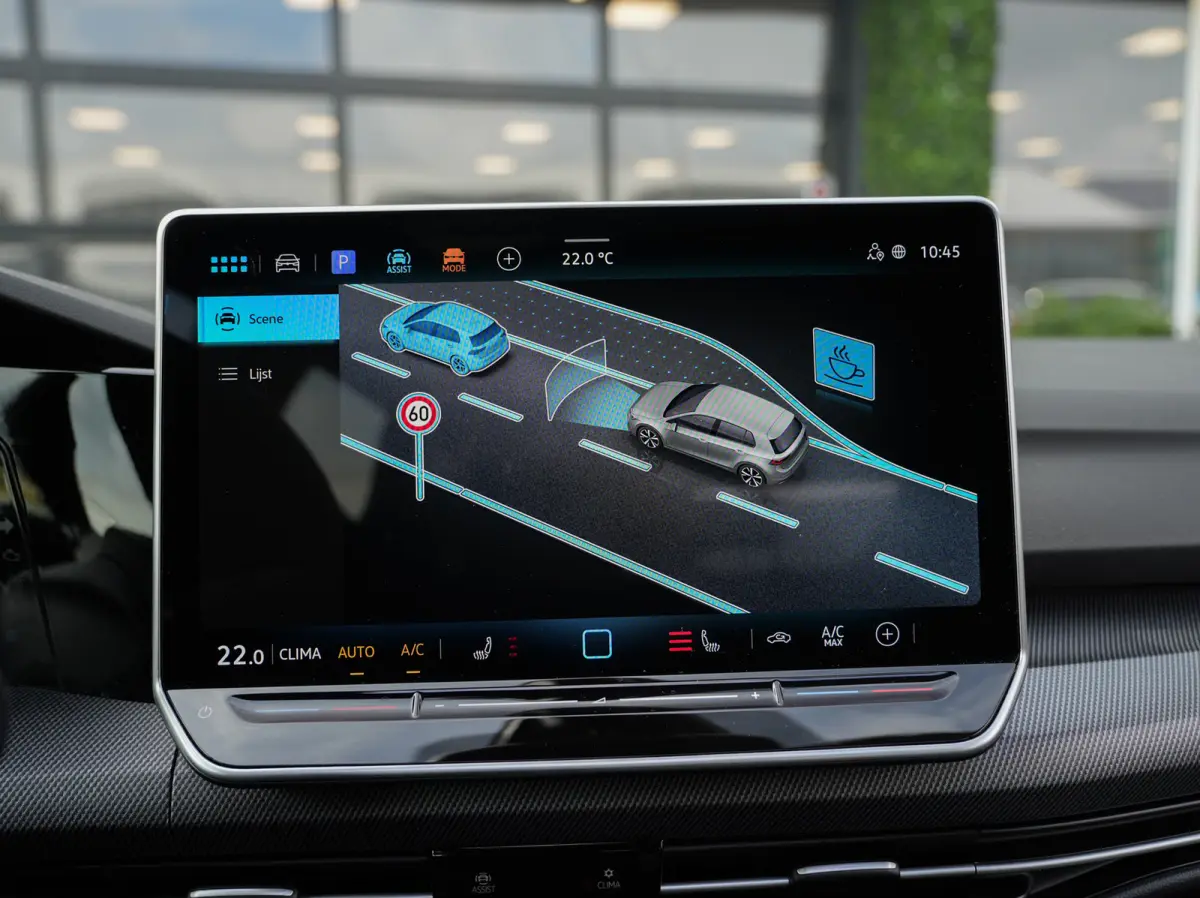 1.5 TSI R-Line Edition | Pano | Camera | Drive Assist | BTW